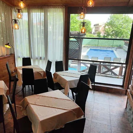 Πανσιόν Twin House 3*