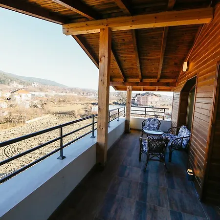 Πανσιόν Twin House 3*