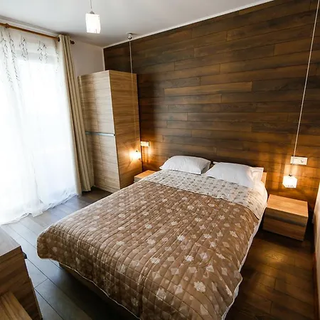 Πανσιόν Twin House 3*