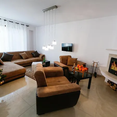 Twin House Πανσιόν 3*