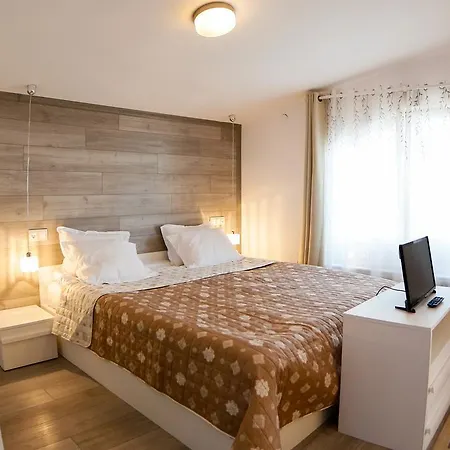 Pensión Twin House 3*