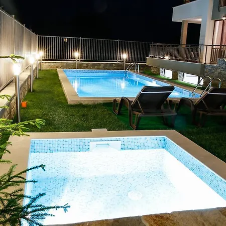 Πανσιόν Twin House 3*