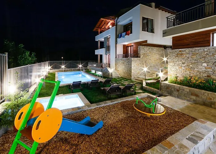 Twin House אוגניאנובו